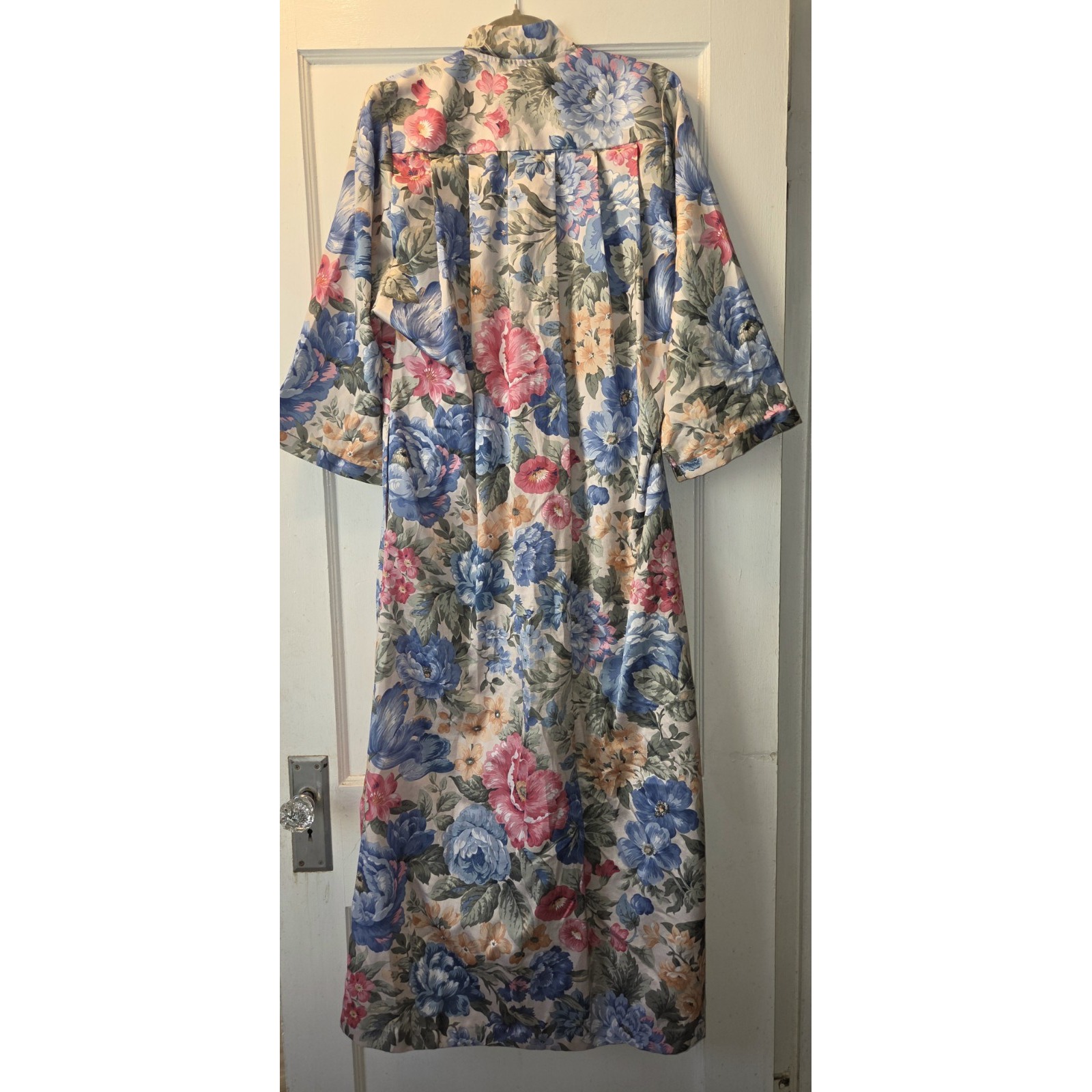 Vintage Ariel Housecoat Long Robe Floral Pink Blue Yellow Cream Zip. Small — image 2 of 6